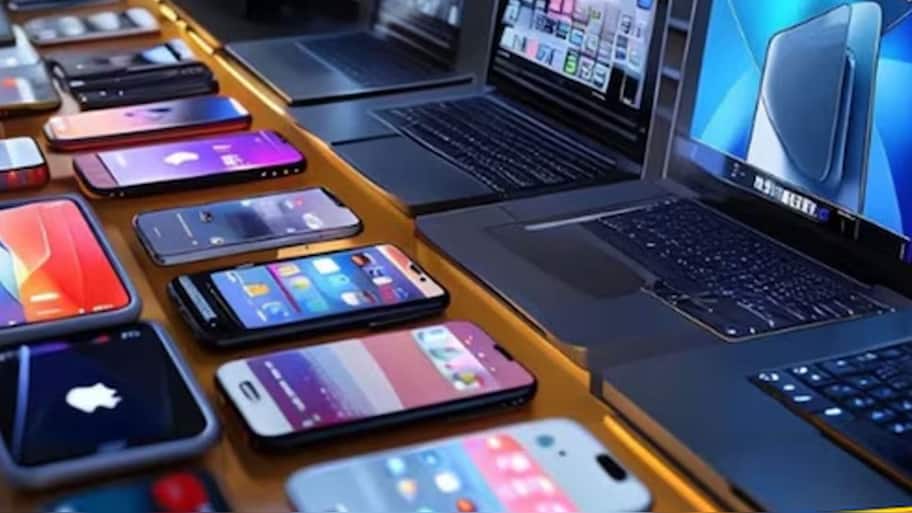 நாளை முதல் புதிய ஜிஎஸ்டி விகிதங்கள் அமல்; லேடஸ்ட் மொபைல், லேப்டாப் விலைகள் எவ்வளவு குறையும்?
