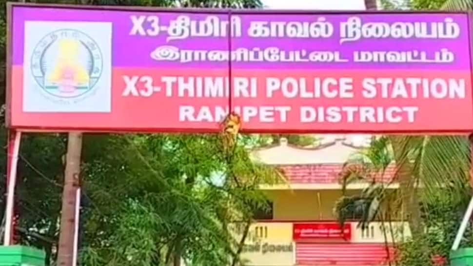 கேக் சாப்பிட்ட பள்ளி மாணவர் மர்ம மரணம்: போலீசார் தீவிர விசாரணை