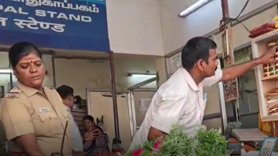 மதுரை மீனாட்சியம்மன் கோவிலுக்கு இ- மெயில் மூலமாக வெடிகுண்டு மிரட்டல் மதுரை மீனாட்சியம்மன் கோவிலுக்கு இ- மெயில் மூலமாக வெடிகுண்டு மிரட்டல்