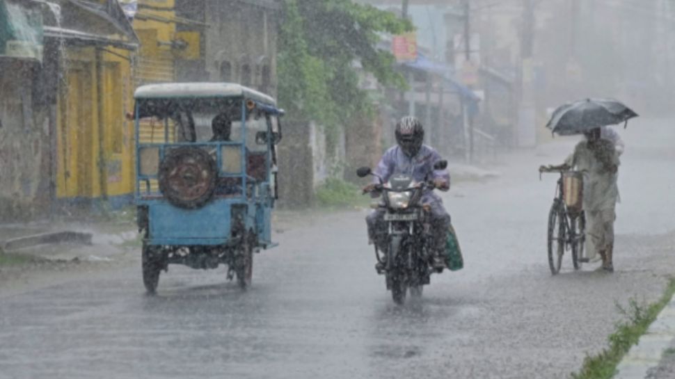 கோவை டூ குமரி.. 12 மாவட்டங்களில் நாளை வெளுக்கப்போகும் கனமழை.. உஷார் மக்களே! கோவை டூ குமரி.. 12 மாவட்டங்களில் நாளை வெளுக்கப்போகும் கனமழை.. உஷார் மக்களே!
