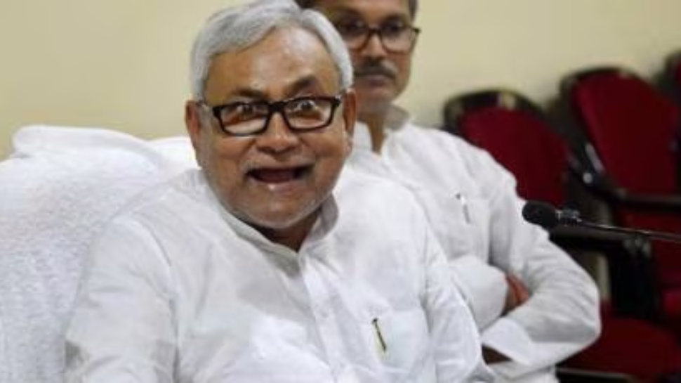 3 பாகுபலிகள்... நிதிஷ் குமார் பற்ற வைத்த நெருப்பு; NDA கூட்டணியில் சிக்கல் - பீகார் தேர்தல் அப்டேட்! 3 பாகுபலிகள்... நிதிஷ் குமார் பற்ற வைத்த நெருப்பு; NDA கூட்டணியில் சிக்கல் - பீகார் தேர்தல் அப்டேட்!
