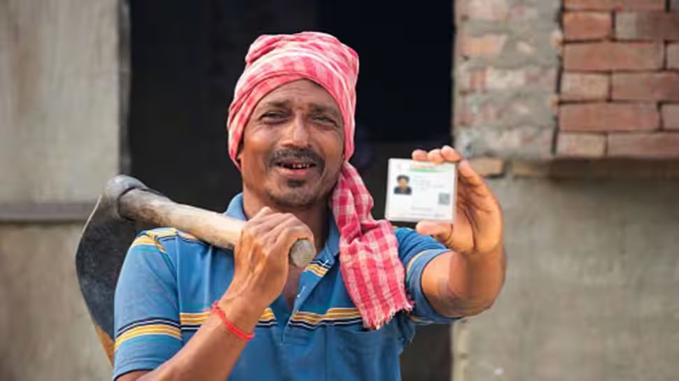 E-Shram Card நன்மைகள்: ரூ.3,000 ஓய்வூதியம், இலவச காப்பீடு, அரசு திட்டங்களின் நன்மைகள், இன்னும் பல E-Shram Card நன்மைகள்: ரூ.3,000 ஓய்வூதியம், இலவச காப்பீடு, அரசு திட்டங்களின் நன்மைகள், இன்னும் பல