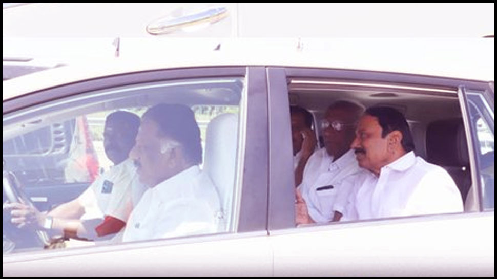 அரசியல் பிரேக்கிங்! அதிமுகவுக்குள் சலசலப்பு.. ஒரே காரில் ஓபிஎஸ், செங்கோட்டையன் பயணம் அரசியல் பிரேக்கிங்! அதிமுகவுக்குள் சலசலப்பு.. ஒரே காரில் ஓபிஎஸ், செங்கோட்டையன் பயணம்