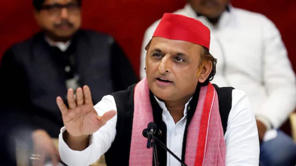 SIR செய்த சித்து விளையாட்டு; தமிழ்நாட்டில் இதை நடக்க விடமாட்டோம் - அகிலேஷ் சொல்வது என்ன?