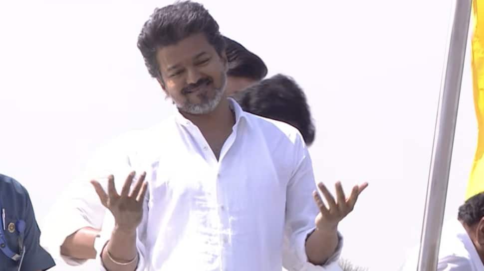 விஜய்க்கு ஓட்டு போடாவிட்டால்... 'சோத்துல விஷம் வச்சுருவேன்' - தவெக பெண் தொண்டர் பகீர்!