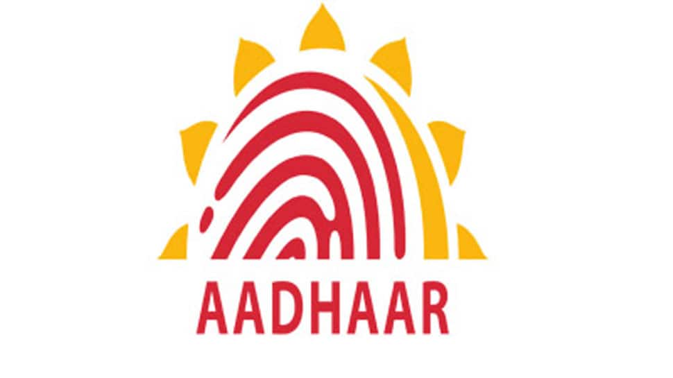 ஆதார் கார்டில் மொபைல் நம்பர் லிங்க்.. அரசு வெளியிட்ட முக்கிய அப்டேட்