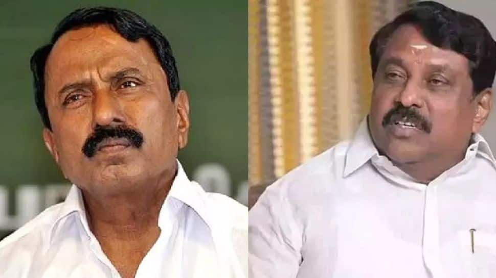 செங்கோட்டையன் பாவம்.. எப்படி இருந்தவர் இப்படி ஆயிட்டாரே - நயினார் நாகேந்திரன் நக்கல்!