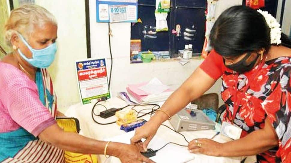 ரேஷன் கார்டு முக்கிய அப்டேட்! ரேகை பதிவு செய்யாதவர்கள் பெயர் நீக்கம் - எச்சரிக்கை