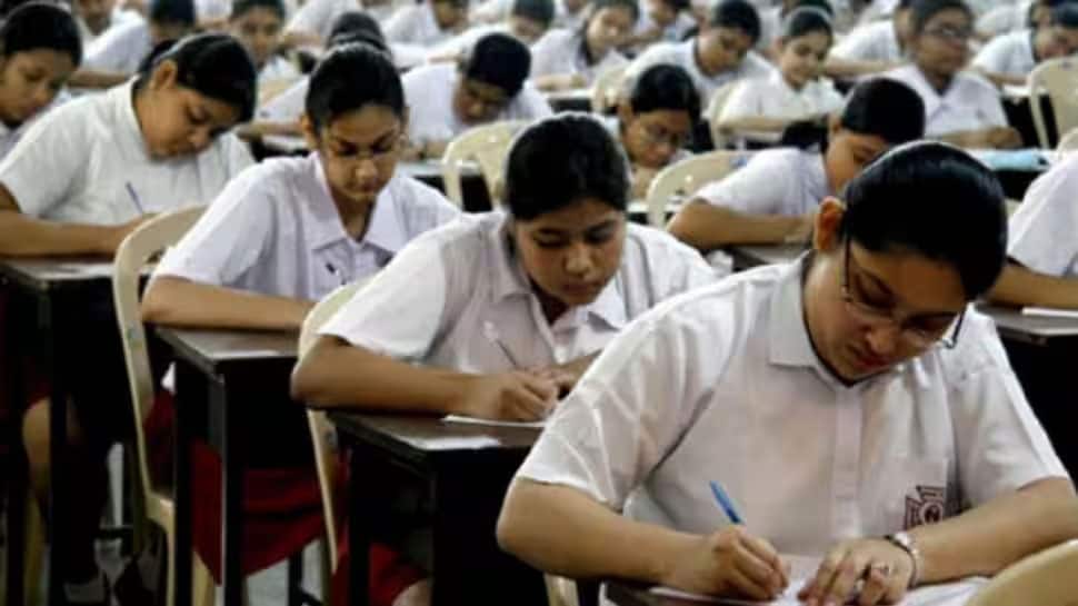 CBSE 10, 12 ஆம் வகுப்பு தேர்வு எழுத்தும் மாணவர்களுக்கு வெளியானது முக்கிய அப்டேட்