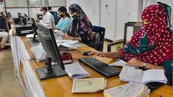 தமிழக அரசு ஊழியர்களுக்கு ரூ.1 கோடி காப்பீடு - ஐசிஐசிஐ, ஆக்சிஸ், எச்டிஎப்சி வங்கிகளுடன் புதிய ஒப்பந்தம்
