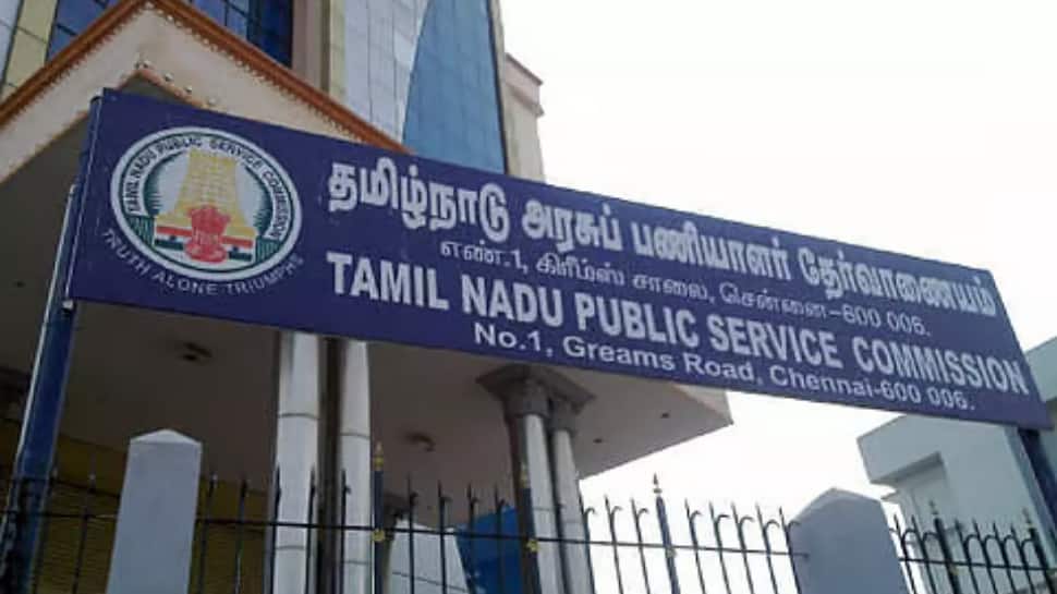 TNPSC-ல் முறைகேடா...? தேர்வுக் கட்டுப்பாட்டாளர் டிரான்ஸ்பர் - வெங்கட பிரியா IAS நியமனம்
