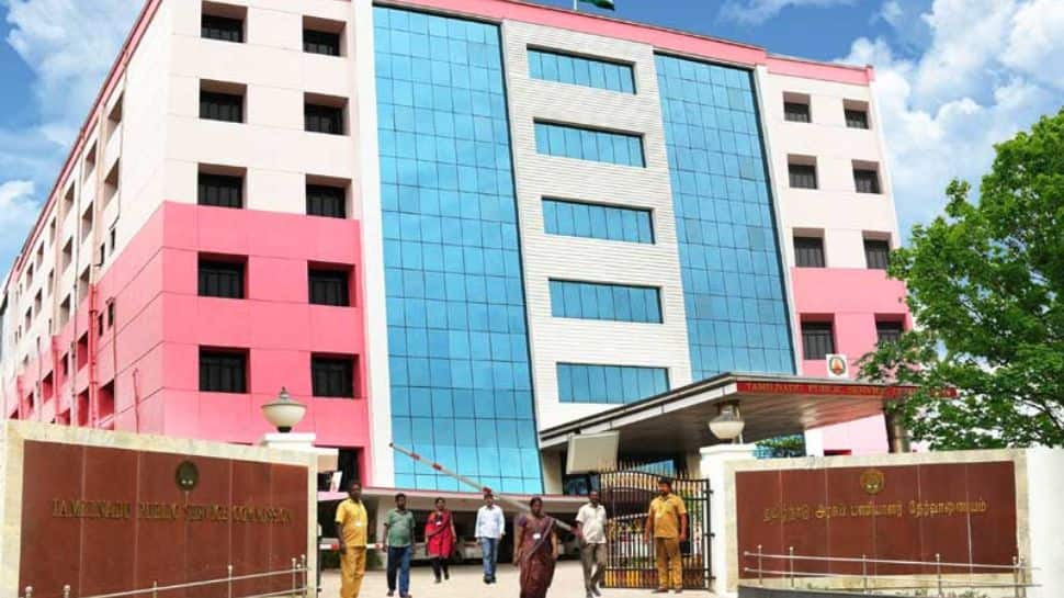 டிஎன்பிஎஸ்சி தேர்வர்களுக்கு 2 குட் நியூஸ்: நாகை மற்றும் கரூரில் இலவசப் பயிற்சி!