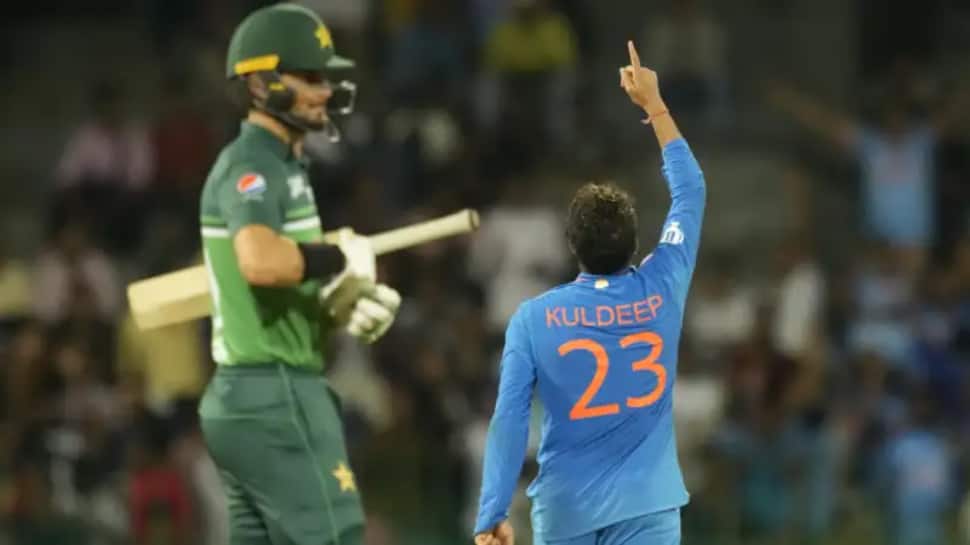 IND vs PAK 2026: ஸ்லோ பிட்ச்சில் குல்தீப் முக்கியமா? இந்தியா பிளேயிங் 11ல் மாற்றம் செய்யுமா?