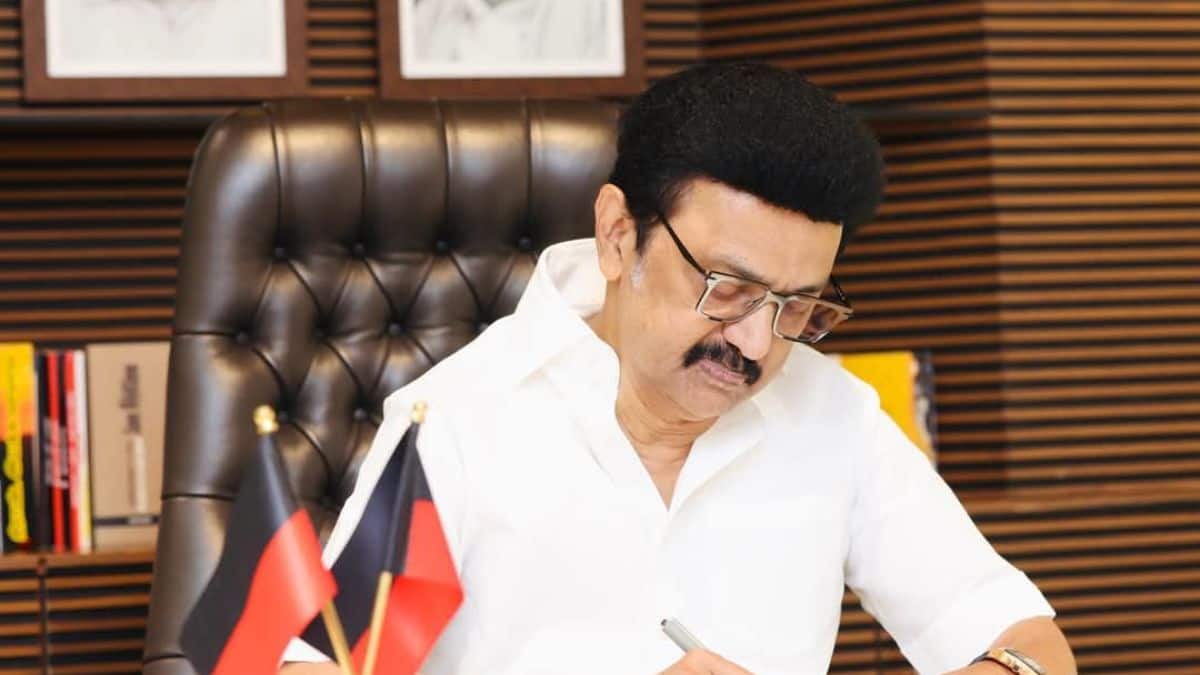 MK Stalin Unveils DMK Manifesto 2026, Rs.2000 Magalir Urimai thogai ...
