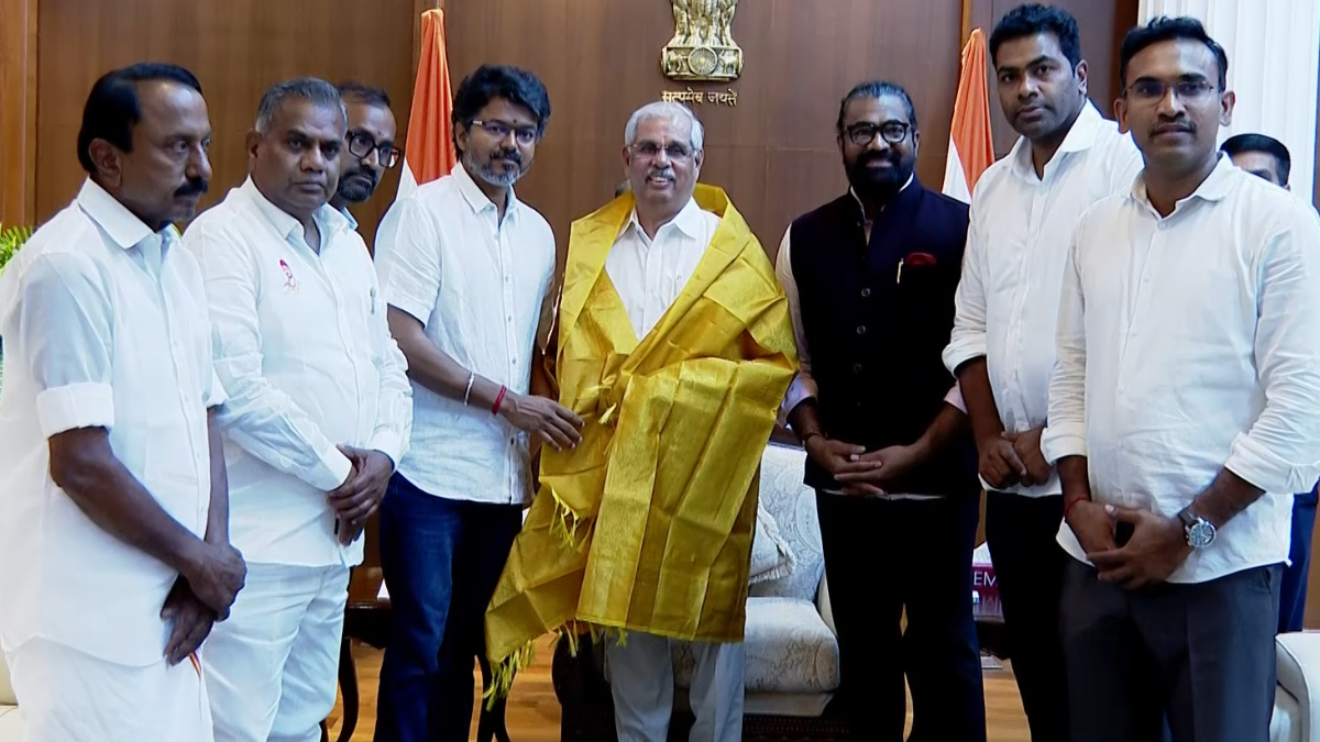 முதல்வராகிறார் விஜய்... நாளை காலை பதவியேற்பு? - முடிவுக்கு வந்தது இழுபறி! முதல்வராகிறார் விஜய்... நாளை காலை பதவியேற்பு? - முடிவுக்கு வந்தது இழுபறி!