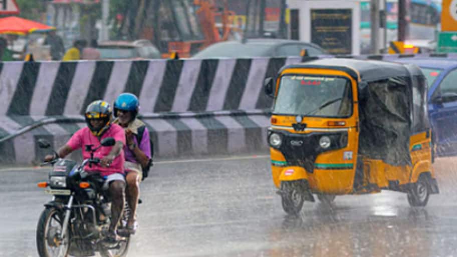 TN Weather Update: தமிழகத்தில் கனமழை தொடரும்... கோவை, தேனி உள்ளிட்ட ...