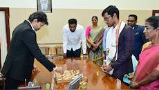 CM விஜய்க்கு Checkmate வைத்த பிரக்ஞானந்தா.. தோற்றபின்  முதல்வர் கொடுத்த ரியாக்ஷன்!