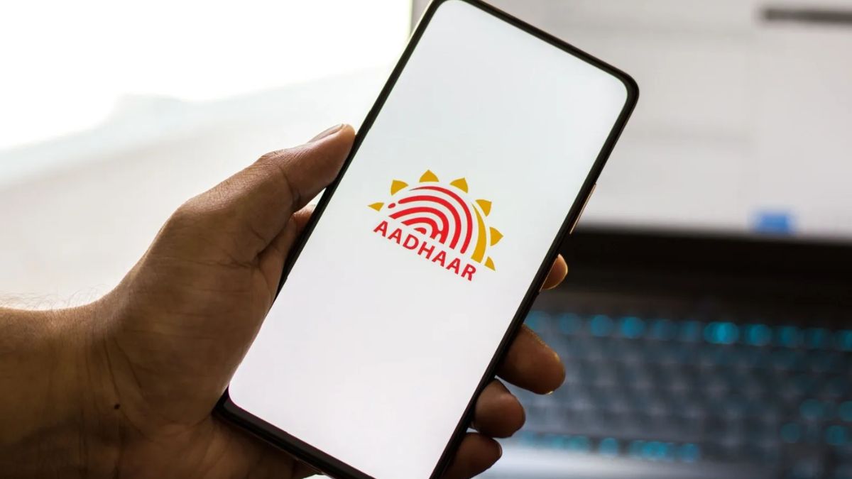 புதிய ஆதார் செயலியை அறிமுகம் செய்த UIDAI: இனி mAadhaar-க்கு பதில் இதுதான் புதிய ஆதார் செயலியை அறிமுகம் செய்த UIDAI: இனி mAadhaar-க்கு பதில் இதுதான்