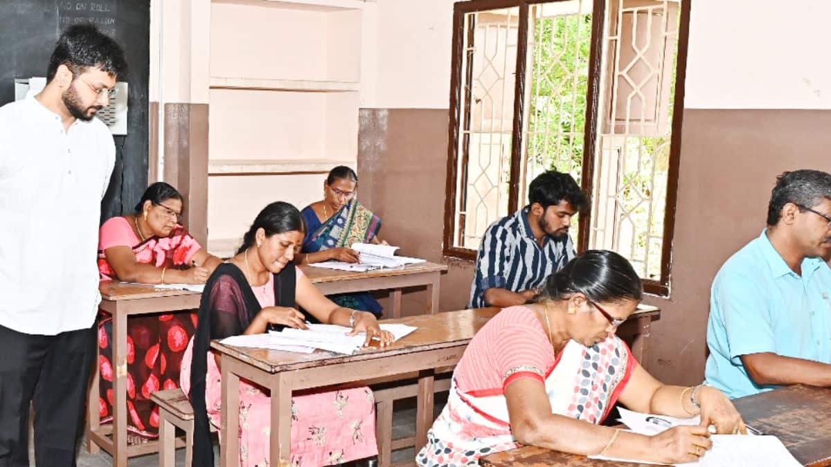 திருச்சியில் போட்டித் தேர்வு பயிற்றுநர்களுக்கு விண்ணப்பம்