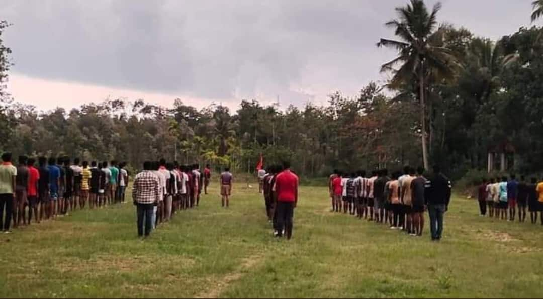 Sniper training,Karnataka,Hindu,school,Gun,இளைஞர்களுக்கு துப்பாக்கி பயிற்சி,இந்து அமைப்புகளின் செயலால் சர்ச்சை