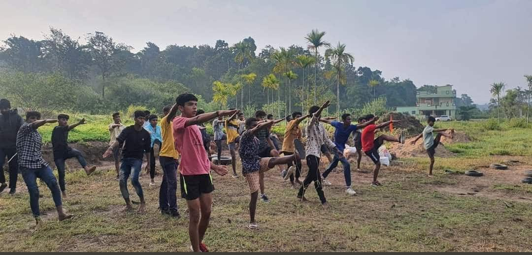 Sniper training,Karnataka,Hindu,school,Gun,இளைஞர்களுக்கு துப்பாக்கி பயிற்சி,இந்து அமைப்புகளின் செயலால் சர்ச்சை