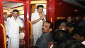 CM Stalin Train : தென்காசி செல்லும் ஸ்டாலின்... ரயில் பெட்டியில் இத்தனை வசதியா ? 