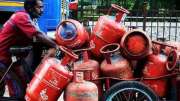 இனி LPG சிலிண்டர் சிக்கல் இருக்காது .. அரசின் 10 முக்கிய அறிவிப்புகள் இதோ இனி LPG சிலிண்டர் சிக்கல் இருக்காது .. அரசின் 10 முக்கிய அறிவிப்புகள் இதோ