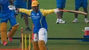 நாயகன் மீண்டும் வரார்... பயிற்சியில் தோனி - CSK பிளேயிங் 11 எப்படி மாறும்?
