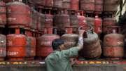 எல்பிஜி தட்டுப்பாடு: 5 கிலோ சிலிண்டரை இனி ஈஸியா பெற்றலாம்.. மத்திய அரசு அதிரடி!