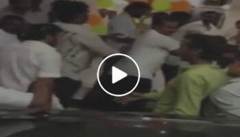  ரசிகரின் கன்னத்தில் பளார் விட்டார் பாலகிருஷ்ணா