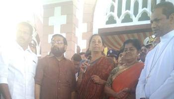  மத்திய மந்திரி நிர்மலா சீதாராமன் மீனவர்களை சந்திப்பு!