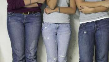 அலுவலகத்திற்கு ‘ஜீன்ஸ், டி-ஷர்ட், மேக்-அப்’ போடத்தடை.... புதிய சட்டம்!