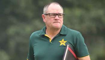 தலைமை பயிற்சியாளர் பதவியை ராஜினாமா செய்தார் கோல்ஸ்!