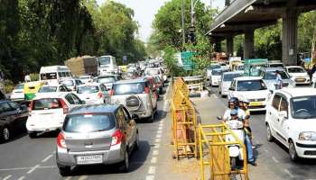 சாலையில் அலைமோதும் மக்கள்...; இயல்பு நிலைக்கு திரும்பியதா டெல்லி?