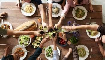 அலுவலகத்தில் சக ஊழியர்களுடன் உணவைப் பகிர்வீர்களா? அப்போ இதை தெரிஞ்சுக்கோங்க!