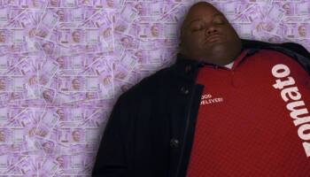 2000 நோட்டுகளால் மிதக்கும் சோமாட்டோ... கேஷ் ஆன் டெலிவரியில் சேட்டை செய்யும் மக்கள்!