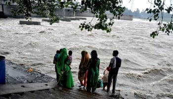 Delhi Yamuna Floods: மழை இன்னும் பெய்தால் நிலைமை மோசமாகும்... டெல்லியின் நிலை என்ன?