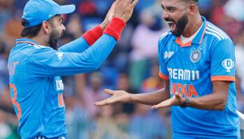 IND vs SL: கொழும்புவை தாக்கிய சிராஜ் புயல்... சின்னாபின்னமான இலங்கை அணி!