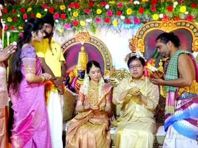 தைவான் நாட்டு காதல் ஜோடிக்கு  சீர்காழியில் இந்து முறைப்படி திருமணம்!