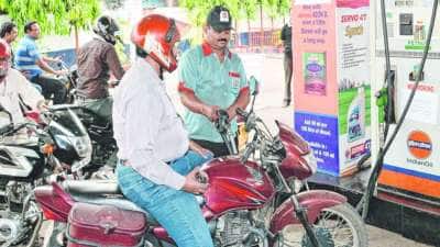 வரும் ஜனவரி 26 முதல் ஹெல்மெட் இல்லை என்றால் பெட்ரோல் இல்லை! அரசு உத்தரவு!
