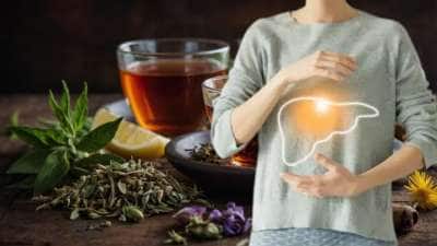 Liver Detox: கல்லீரலில் உள்ள நச்சுகளை நீக்க உதவும் இயற்கையான பானங்கள், ஈசியா செய்யலாம்