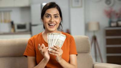 பெண்களுக்கு LIC வழங்கும் சிறப்பு பரிசு.. மாதம் மாதம் ஆயிரம் கணக்கில் சம்பாதிக்கலாம்