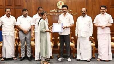 முதல்வரின் காக்கும் கரங்கள் திட்டத்தில் ரூ.1 கோடி கடன் பெறலாம் - யாருக்கு கிடைக்கும்?