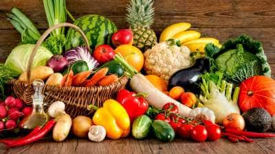 எச்சரிக்கை... இந்த பழம் - காய்கறிகளின் தோலில் பூச்சிக் கொல்லி அதிகம் இருக்கும்... கழுவாம சாப்பிடாதீங்க