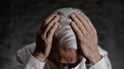 நரைமுடி வந்தாலும் உங்களை அழகாக வைத்துக் கொள்வது எப்படி?