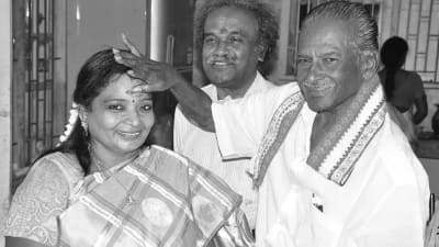மகிழ்ச்சியோடு போய் வாருங்கள் அப்பா... தந்தைக்காக உருகிய தமிழசை சௌந்தரராஜன்!