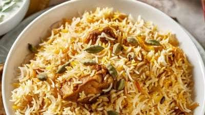பிரியாணி செய்ய இந்த பொருள் மிஸ்ஸானா சுவை போயிடும்..தெரிஞ்சிக்கோங்க தேவையான ருசி ரகசியம்!