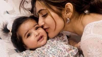 மூன்றாவது குழந்தையை தத்தெடுத்த நடிகை ஸ்ரீலீலா.. வைரல் போட்டோஸ்! 