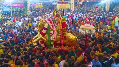 கோலாகலமாக கொடியேற்றத்துடன் தொடங்கிய மதுரை சித்திரை பெருவிழா!