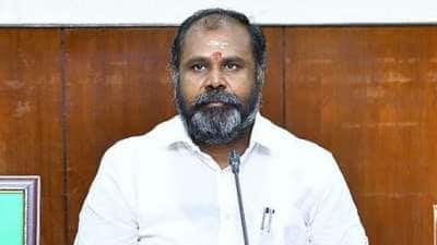 ஜெயலலிதா அம்மா தனி ஆளாக நீட் தேர்வை ரத்து செய்ய வைத்தார் - ஆர்.பி.உதயகுமார்!